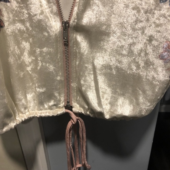 Super soft zip up top - Picture 4 of 6